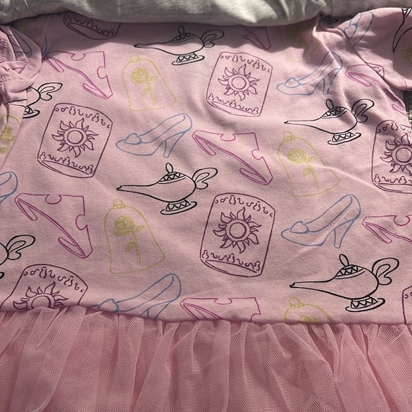 Disney Princess 4 pack T-Shirt Collection - Pink, Gray, Teal - Picture 6 of 7